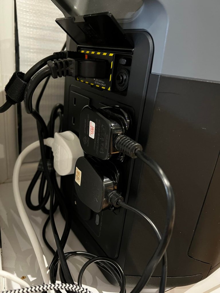 EcoFlow Delta 2 Max Socket Connectors